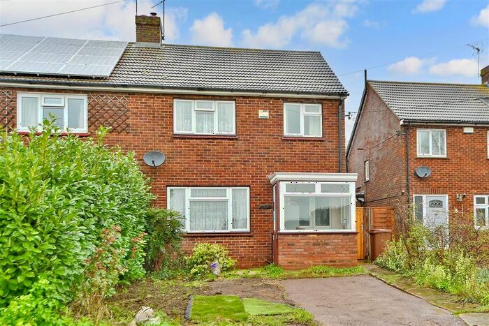 3 Bedroom Semi-Detached House For Sale In Fenn Street, St. Mary Hoo, Rochester, Kent, ME3