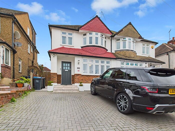 3 Bedroom Semi Detached House For Sale In St. Andrews Road, Coulsdon, CR5