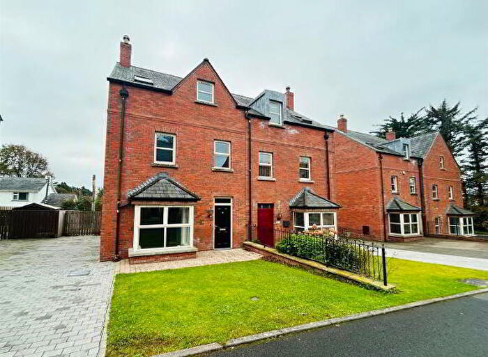 4 Bedroom Semi-Detached House For Sale In Greenhaw Manor, Derry, BT48