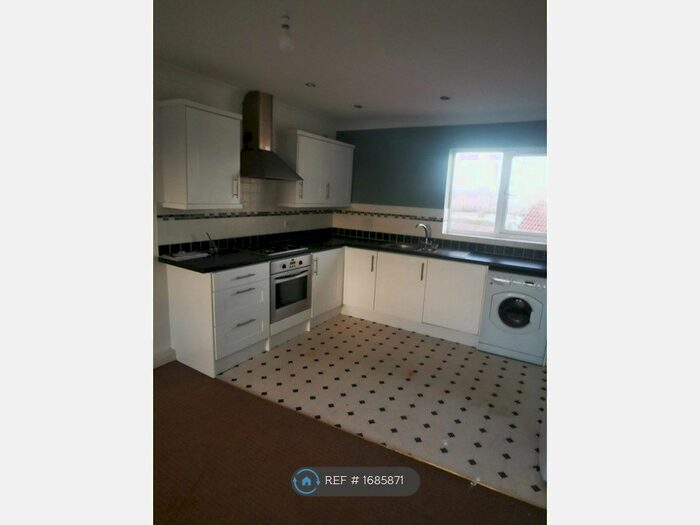 2 Bedroom Flat To Rent In Tindale Crescent, Bishop Auckland, DL14