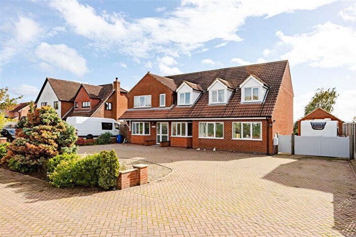 4 Bedroom Detached House For Sale In Southfield Close, Ulceby, DN39