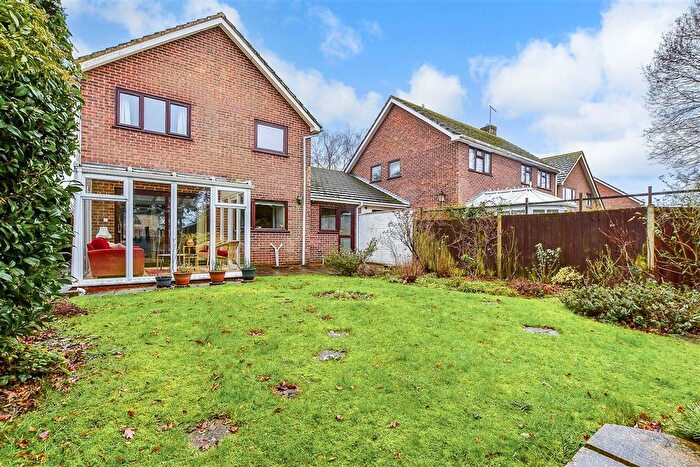 4 Bedroom Link Detached House For Sale In Beacon Walk, Tenterden, Kent, TN30