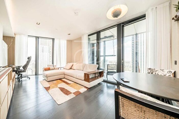 2 Bedroom Flat To Rent In Amory Tower, London, E14