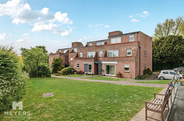 2 Bedroom Flat For Sale In Fourgates Road, Dorchester, DT1