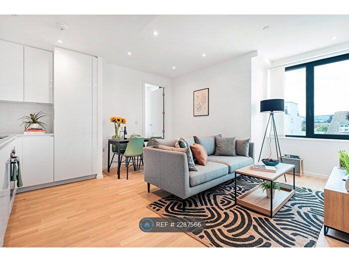 2 Bedroom Flat To Rent In Queens Road, Reading, RG1