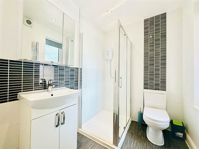 6 Bedroom House To Rent In Beeston Road, Nottingham, NG7