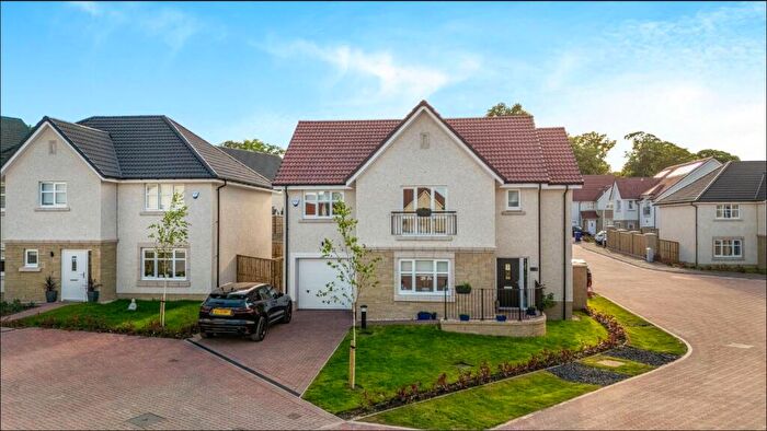 4 Bedroom Detached House For Sale In Inchmeall, Erskine, PA8