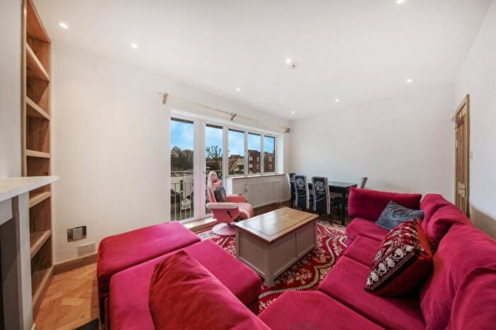 3 Bedroom Flat To Rent In Abercorn Place, London, NW8