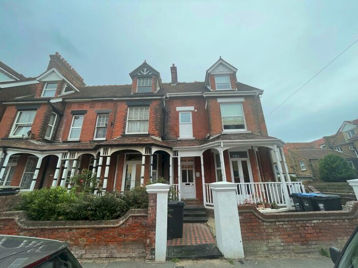 2 Bedroom Flat To Rent In Westbrook Gardens, Margate, CT9