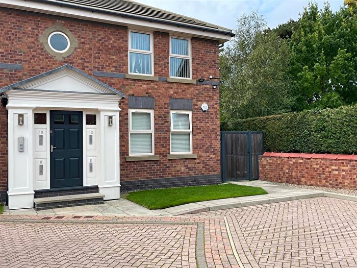 2 Bedroom Flat To Rent In Eliot Court, Fulford, York, YO10