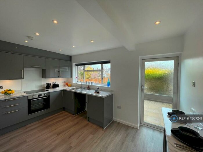 3 Bedroom Terraced House To Rent In Fawters Close, Brentwood, CM13