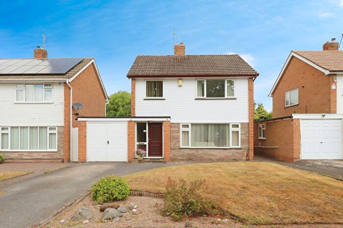 3 Bedroom Detached House For Sale In The Meadway, Wolverhampton, West Midlands, WV6
