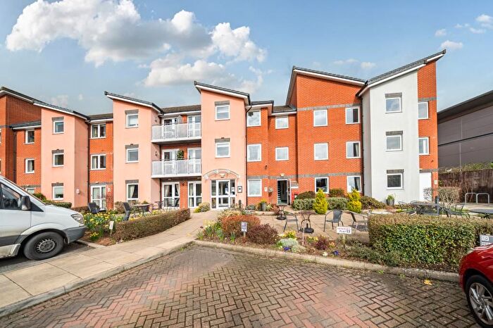 1 Bedroom Flat For Sale In Newbury, Berkshire, RG14