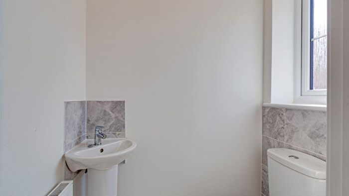 2 Bedroom Terraced House For Sale In Bradford Fp, Bradford, BD10