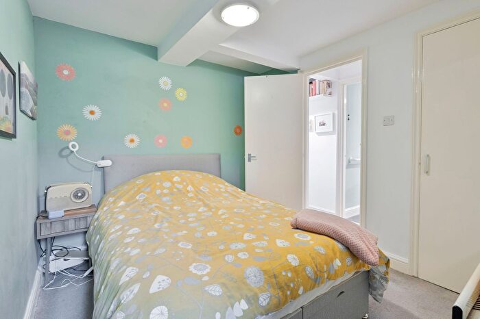 1 Bedroom Flat For Sale In Cheriton Road, Folkestone, CT20