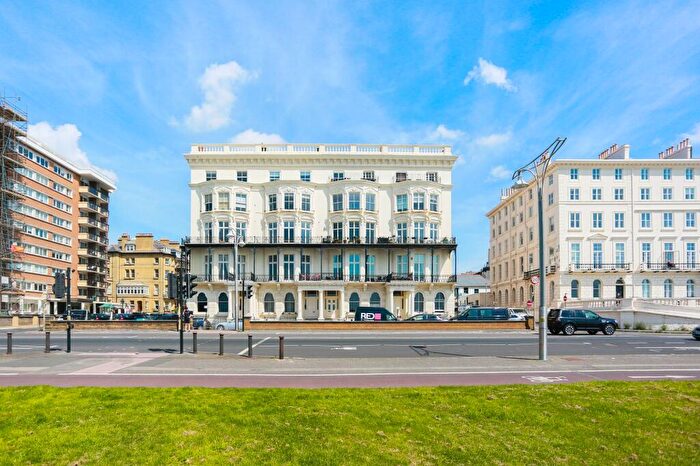 3 Bedroom Flat For Sale In Adelaide Mansions, Hove, BN3