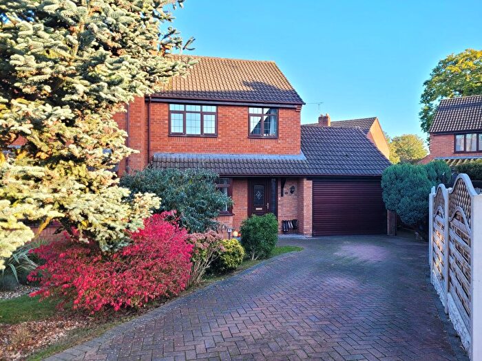 3 Bedroom Semi-Detached House To Rent In Llys Derwen, Higher Kinnerton, CH4