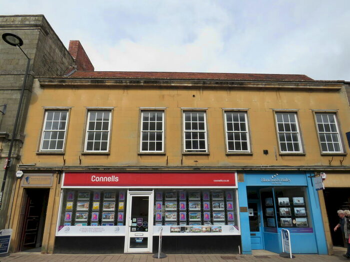 2 Bedroom Flat To Rent In High Street, Shaftesbury, SP7
