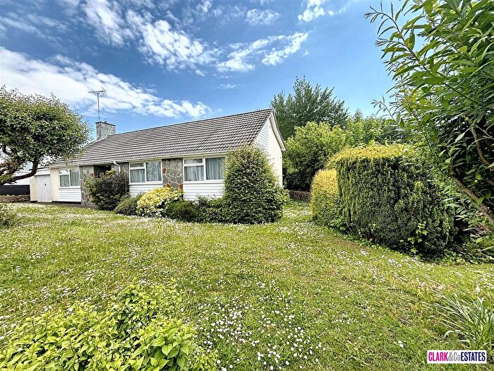 4 Bedroom Detached Bungalow For Sale In Elm Grove Gardens, Topsham, EX3