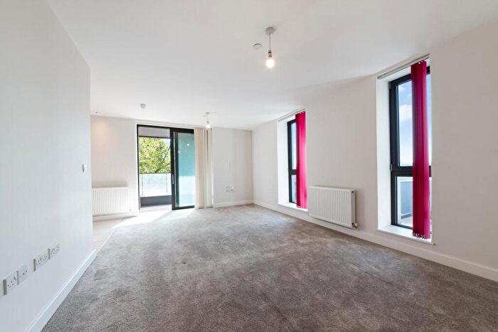 1 Bedroom Apartment For Sale In Connaught Heights, London, E16