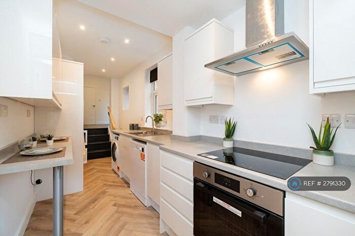 1 Bedroom Flat To Rent In Emscote Road, Warwick, CV34