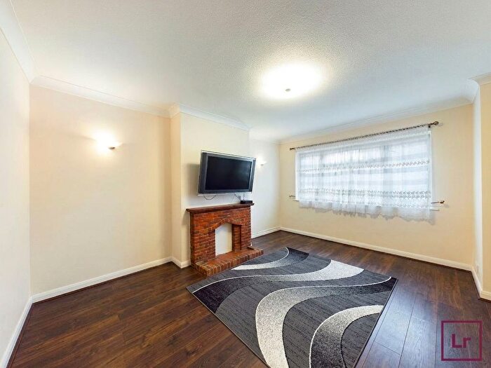 2 Bedroom Property To Rent In Willow Tree Close, Ickenham, UB10