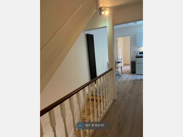 1 Bedroom Flat To Rent In Gordon Road, Canterbury, CT1