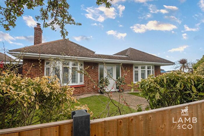 3 Bedroom Detached Bungalow For Sale In Highview Avenue, Clacton-On-Sea, CO15