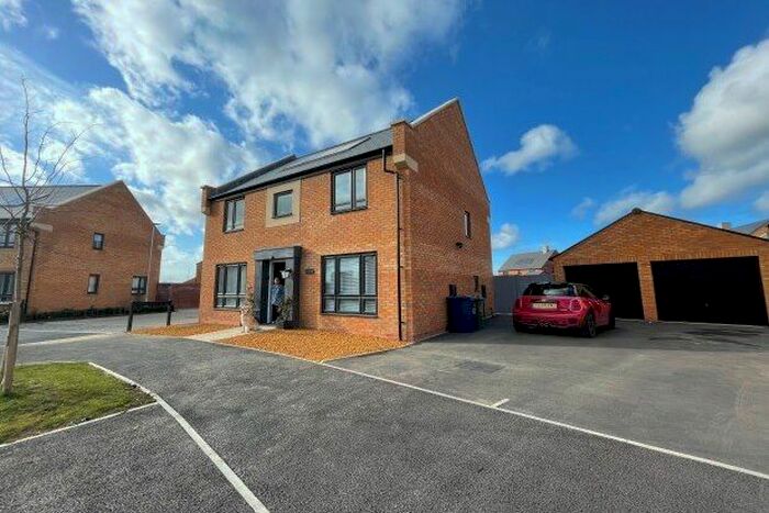 4 Bedroom Detached House To Rent In Sapphire Road, Cheltenham, GL52