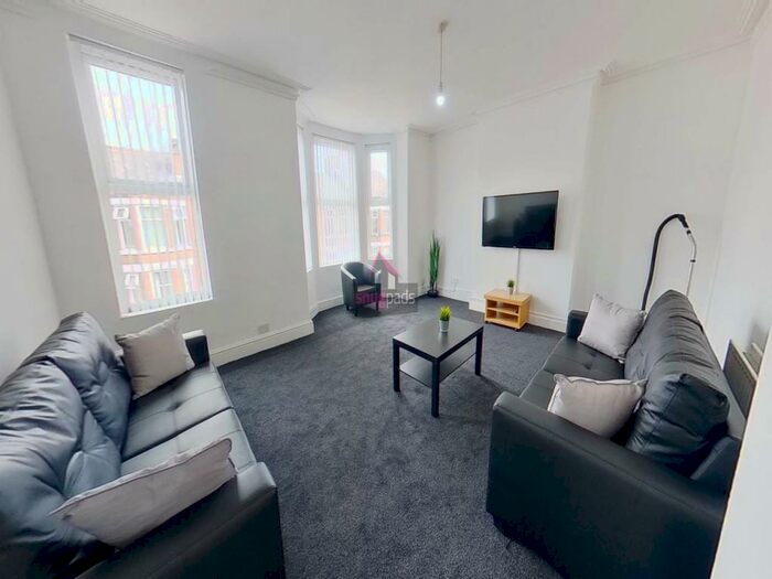 7 Bedroom House To Rent In Carlton Road, Salford, Manchester, M6