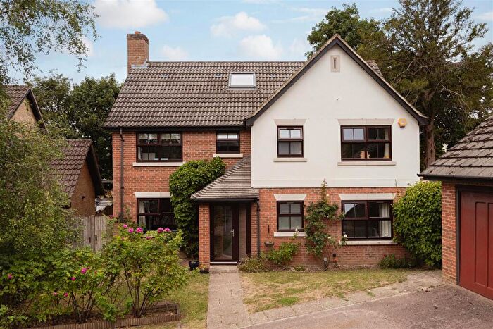 6 Bedroom Detached House For Sale In Howard Place, Reigate, RH2