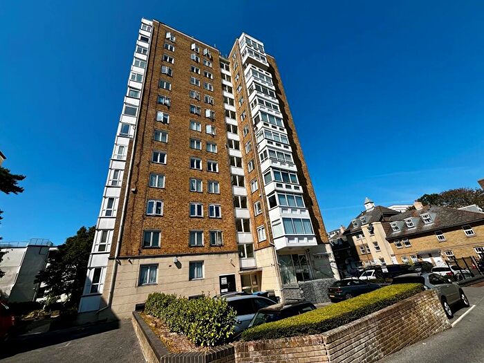 2 Bedroom Apartment To Rent In West Cliff Road, Bournemouth, BH2