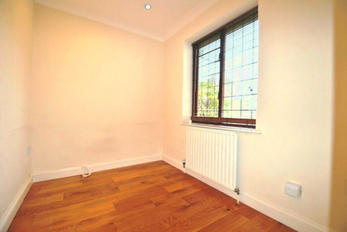 5 Bedroom Detached House To Rent In Berkeley, Letchworth Garden City, SG6