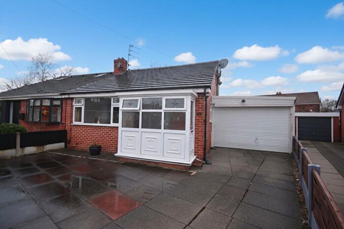 4 Bedroom Bungalow For Sale In Everard Close, Worsley, M28