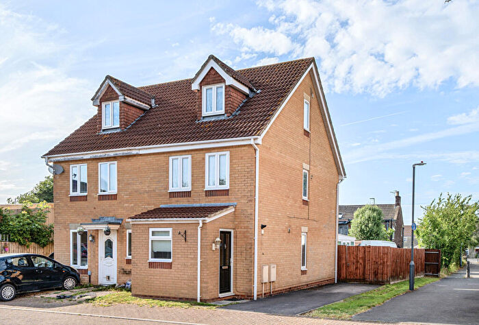 3 Bedroom Semi-Detached House For Sale In Chatterton Road, Yate, Bristol, Gloucestershire, BS37