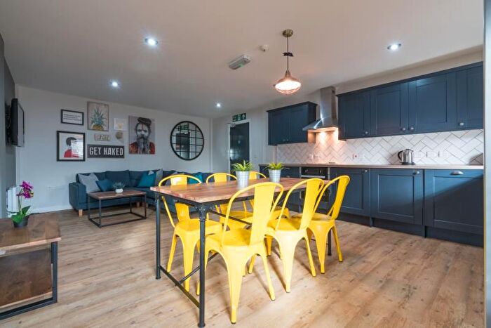 5 Bedroom Flat To Rent In Byron Street, Newcastle, NE2