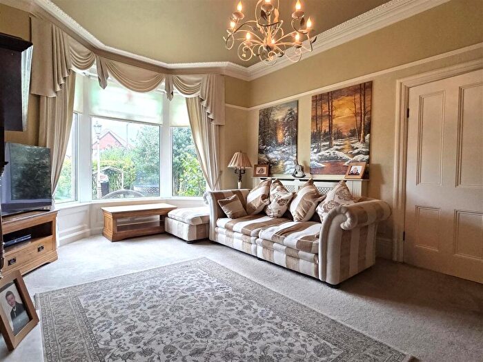 5 Bedroom Semi-Detached House For Sale In Ansdell Road South, Ansdell, Lytham St Annes, FY8