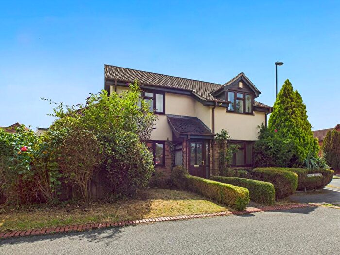 3 Bedroom Detached House For Sale In Chalfont Square, Oakwood, DE21