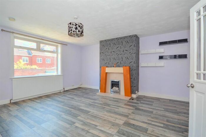 3 Bedroom Terraced House For Sale In Queens Road, Morley, Leeds, LS27