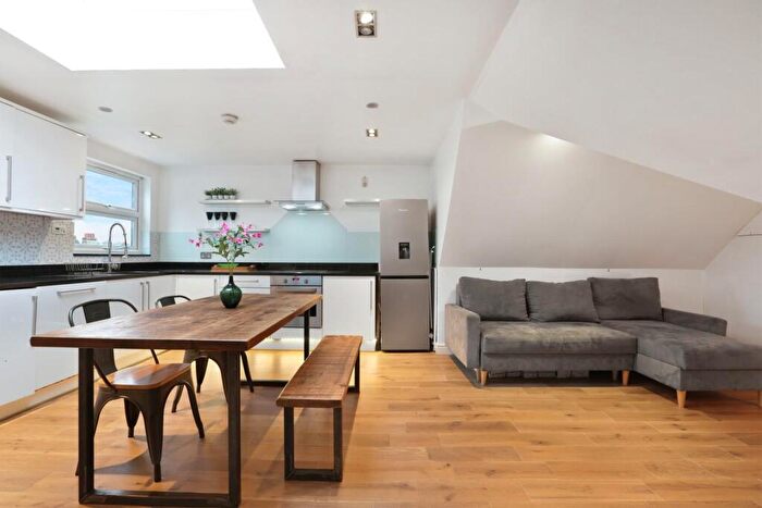 2 Bedroom Apartment For Sale In Woolstone Road, London, SE23