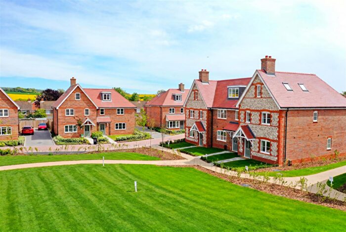 3 Bedroom Semi-Detached House For Sale In Bentwood Way, Lavant, PO18