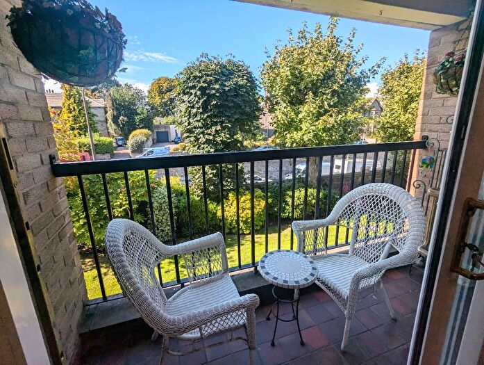 2 Bedroom Flat To Rent In Belvedere Park, Edinburgh, EH6