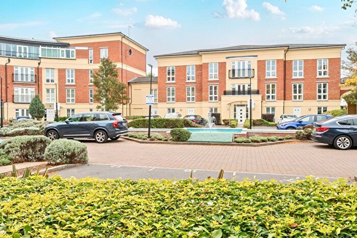 3 Bedroom Flat To Rent In Trevelyan Court, Windsor, SL4