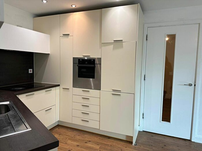 2 Bedroom Apartment To Rent In Southside Apartments, St Johns Walk, Birmingham, B5