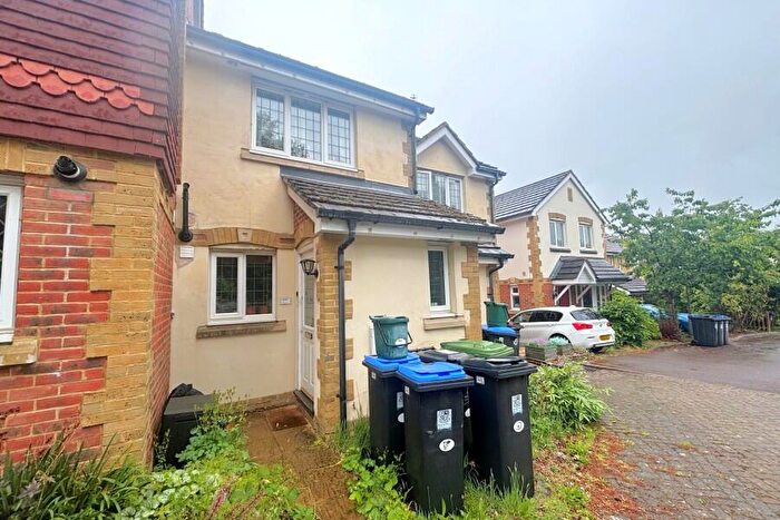2 Bedroom Terraced House To Rent In Knaphill, Woking, GU21