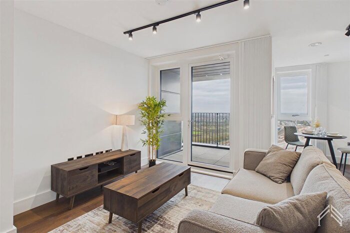 Studio To Rent In Mitre Yard, North Kensington London, NW10