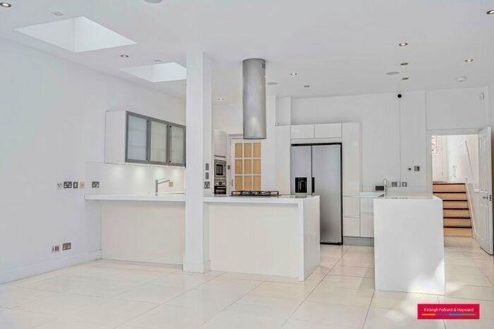 4 Bedroom Flat To Rent In Addison Gardens, London, W14