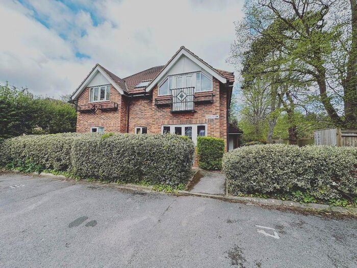 2 Bedroom Flat To Rent In Victoria Court, London Road, Headington, Oxford, OX3