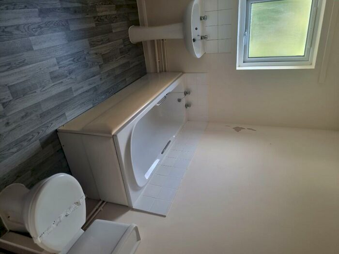 1 Bedroom Flat To Rent In County Close, Nottingham, Nottinghamshire, NG9