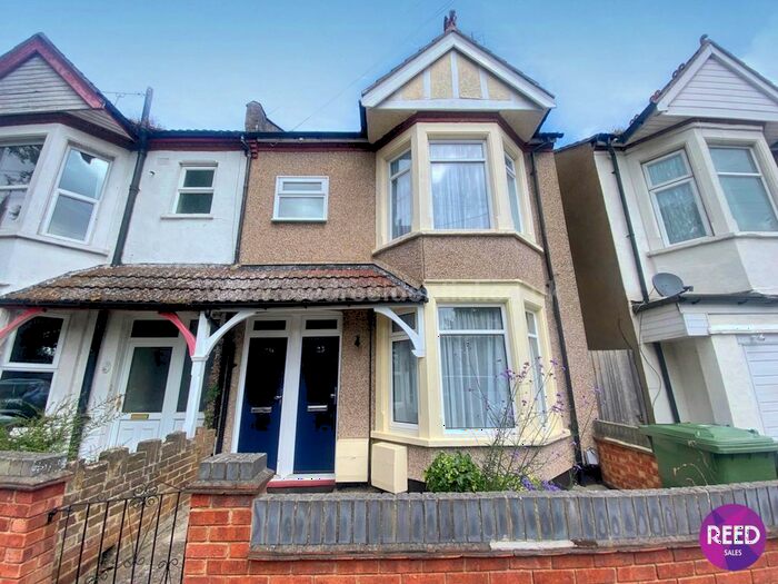 2 Bedroom Flat To Rent In St Marys Road, Southend On Sea, SS2